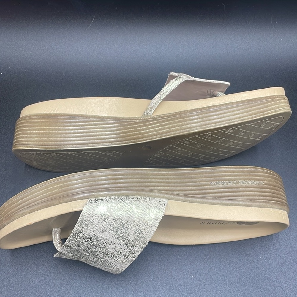 NEW Donald J. Pliner Women's Cream Slide Sandals - Picture 7 of 8